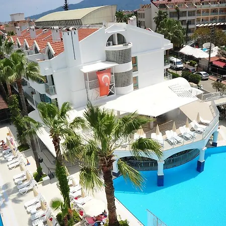 מלון Club Atrium &