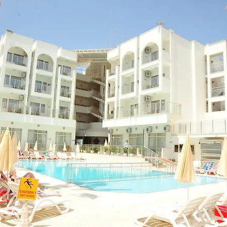 מלון Club Atrium & 3*