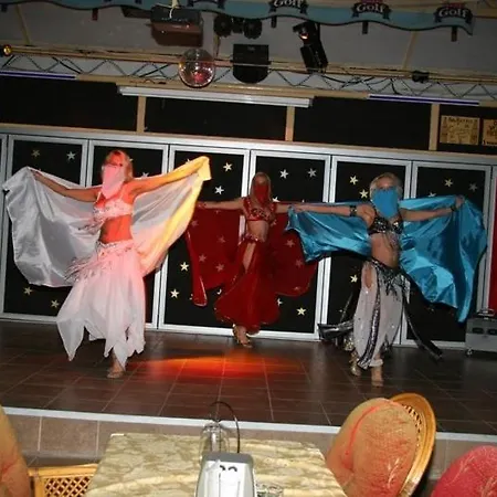 מלון Club Atrium & 3*
