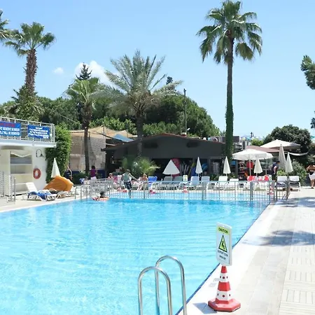 מלון Club Atrium & 3*