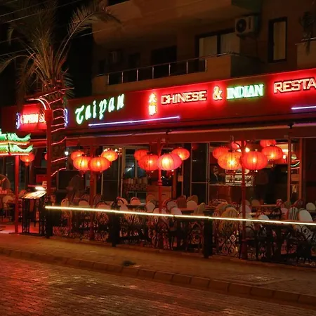 Club Atrium & מלון מרמריס