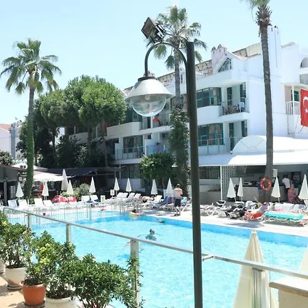 Club Atrium & מלון 3*
