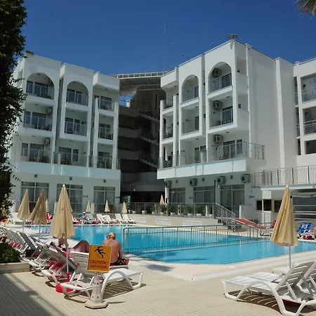 מלון Club Atrium & מרמריס